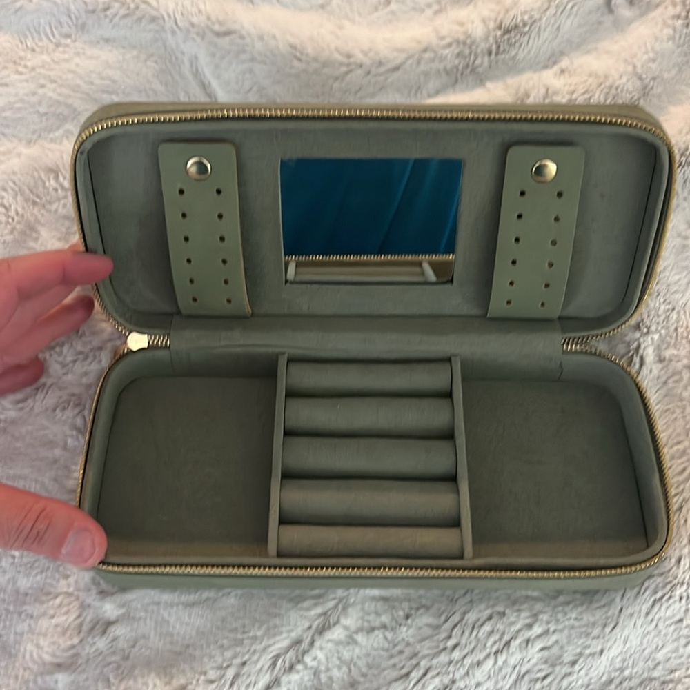 West Emory Jewelry Case - Sage Green - Like New!!
